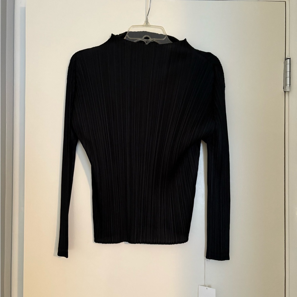 Pleats please Issey Miyake black LS top